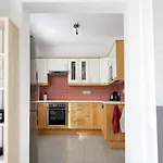 Symbiola House Vila