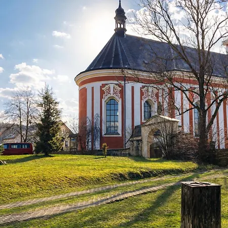 Symbiola House Villa Arnoltice u Decina