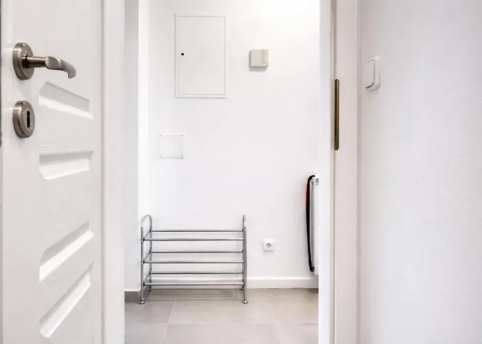 Symbiola House *