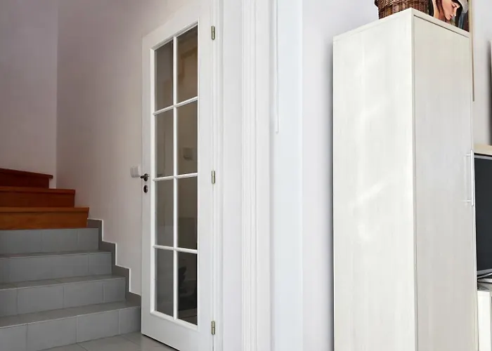 Villa Symbiola House *