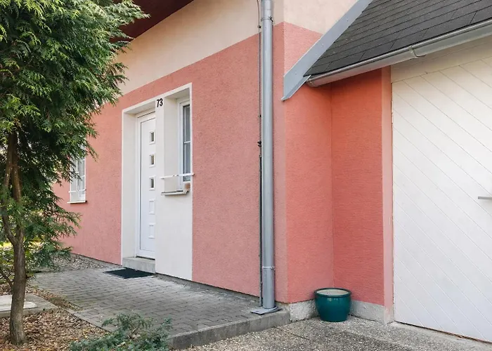 Symbiola House Arnoltice u Decina